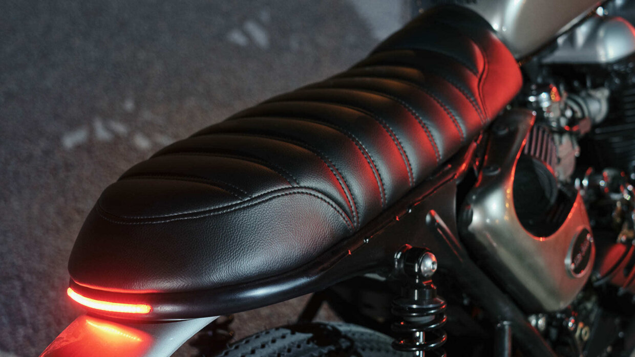 triumph bonneville t100 brat style tamarit the boss