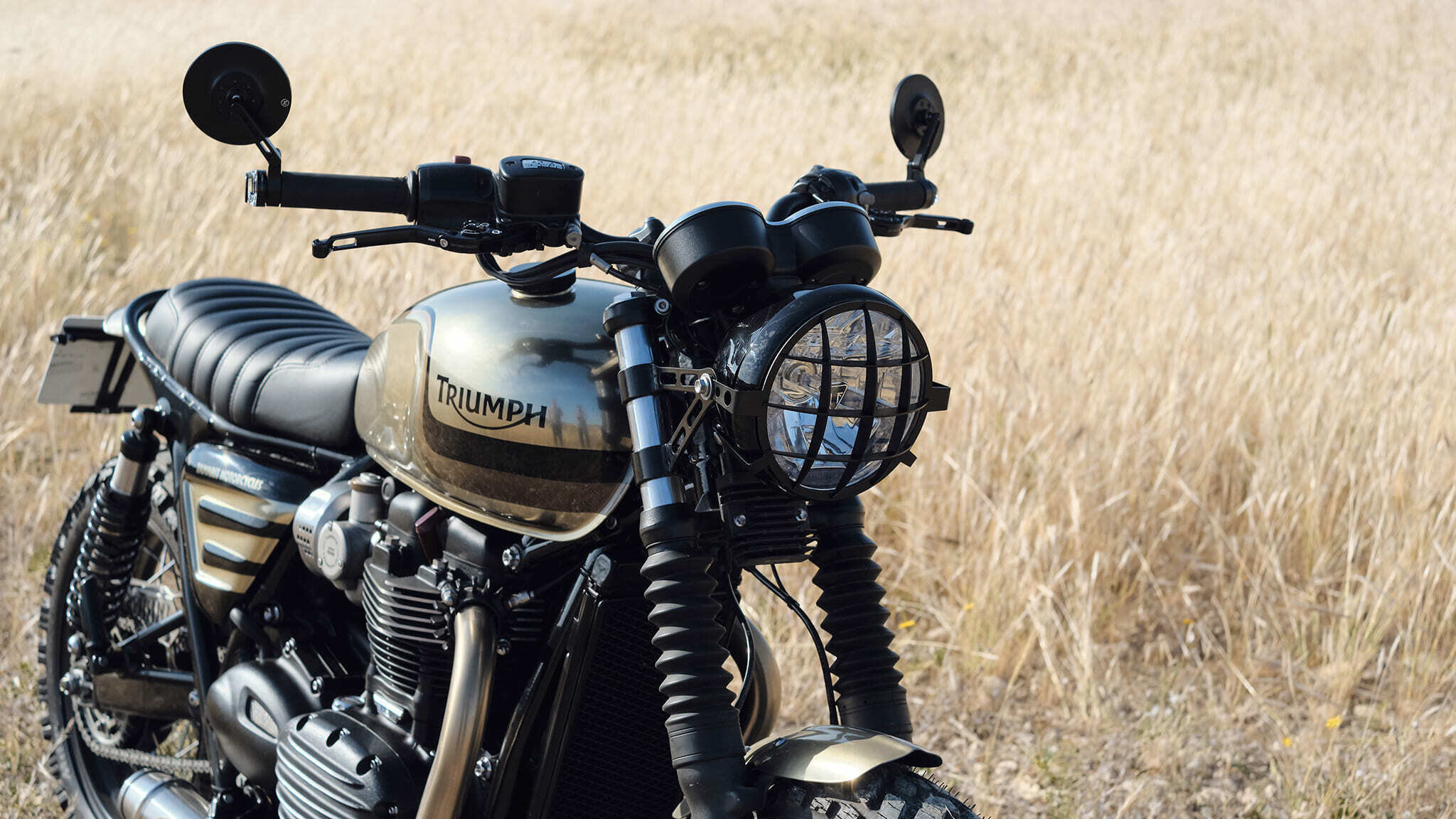 triumph bonneville t120 brat style tamarit bizarra