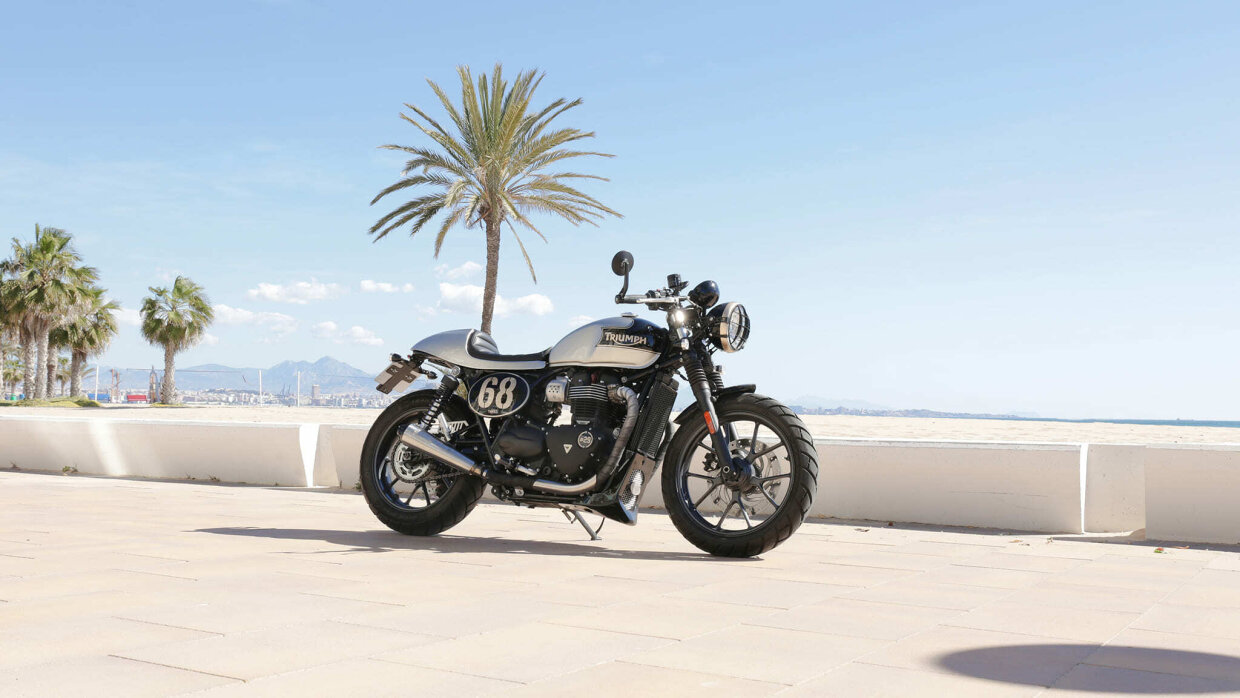 triumph street twin