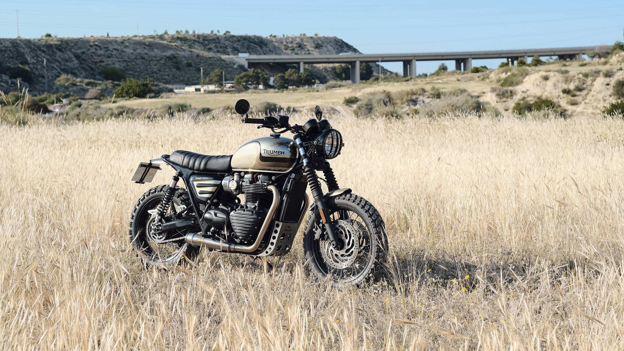 triumph bonneville t120 brat style tamarit bizarra